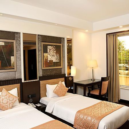 Inde Hotel Vista Woods,Sector-45 Gurgaon Buitenkant foto
