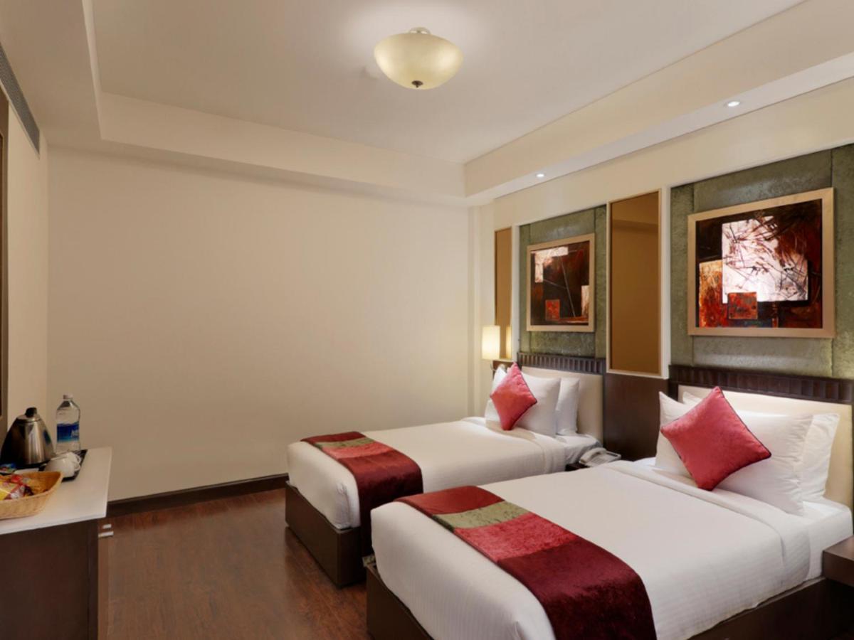 Inde Hotel Vista Woods,Sector-45 Gurgaon Buitenkant foto
