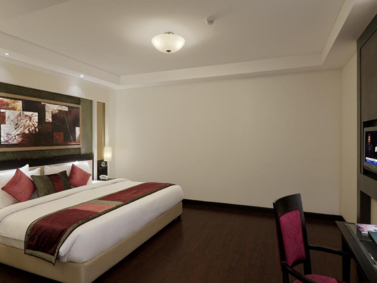 Inde Hotel Vista Woods,Sector-45 Gurgaon Buitenkant foto