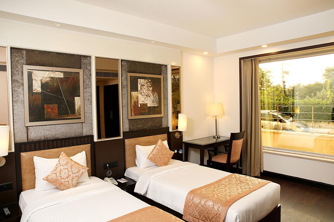 Inde Hotel Vista Woods,Sector-45 Gurgaon Buitenkant foto