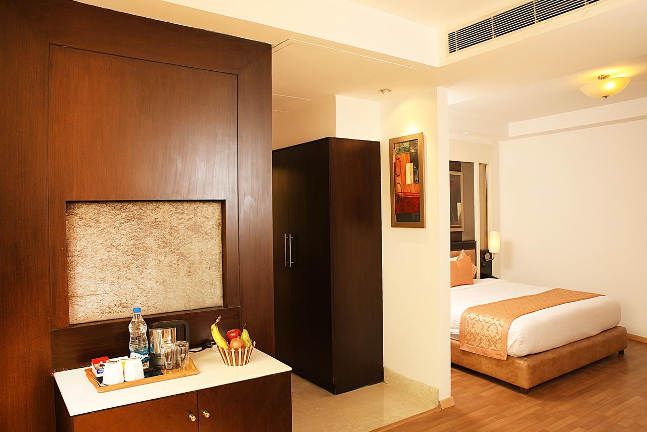 Inde Hotel Vista Woods,Sector-45 Gurgaon Buitenkant foto